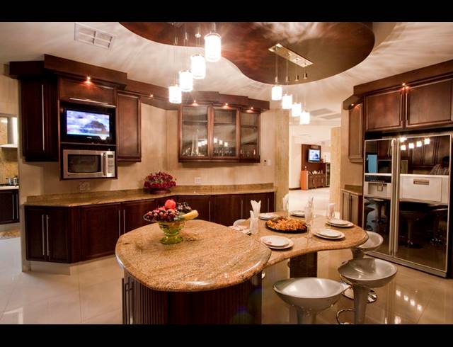 6 BEDROOM HOUSE FOR SALE IN BALLITO CENTRAL